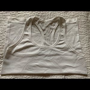 Lululemon top